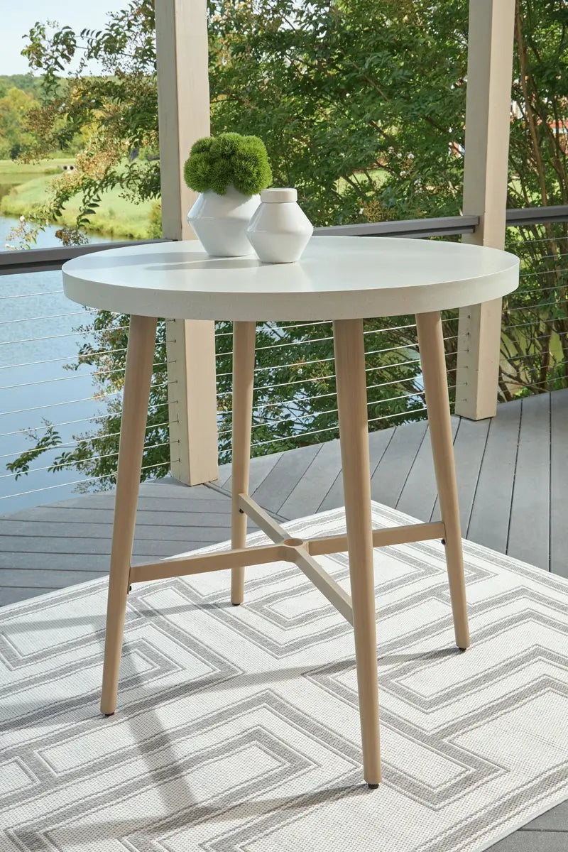 Seton Creek outdoor table detail